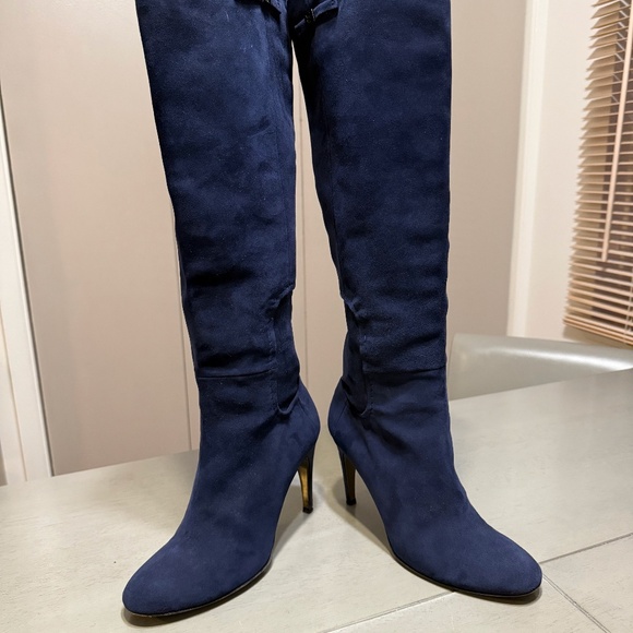 Guillaume Hinfray you say? (38) Midnight Blue Suede Boot with silvery-details - Picture 9 of 9